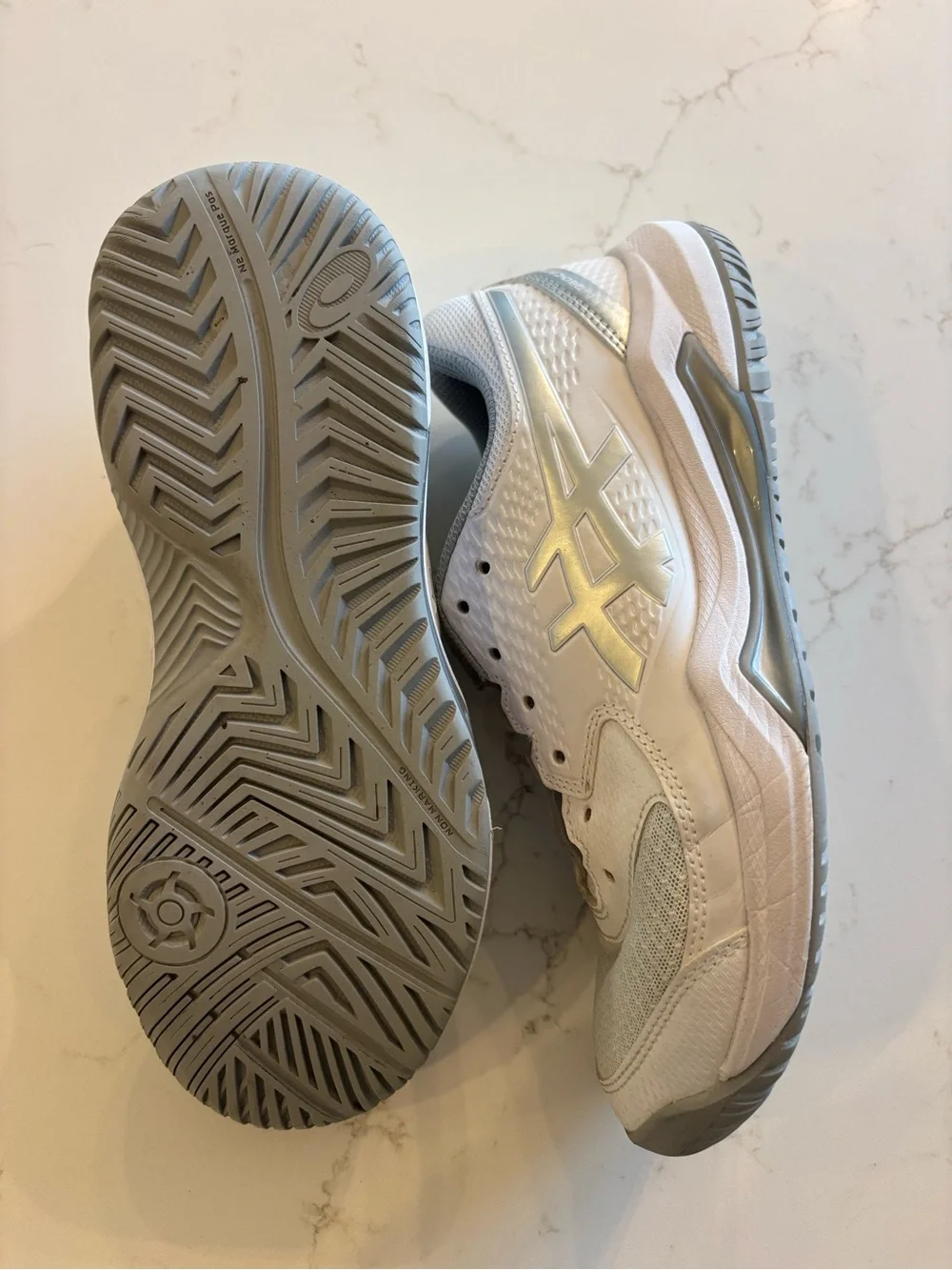Women’s volleyball shoes